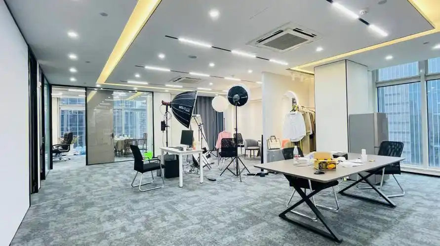 精装修,实景拍摄;#直播间  #办公楼  #抖音直播  #杭州直播间  #电商