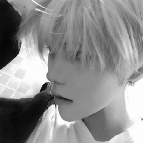 伤感网图男生头像黑白qq头像男生伤感头像图片