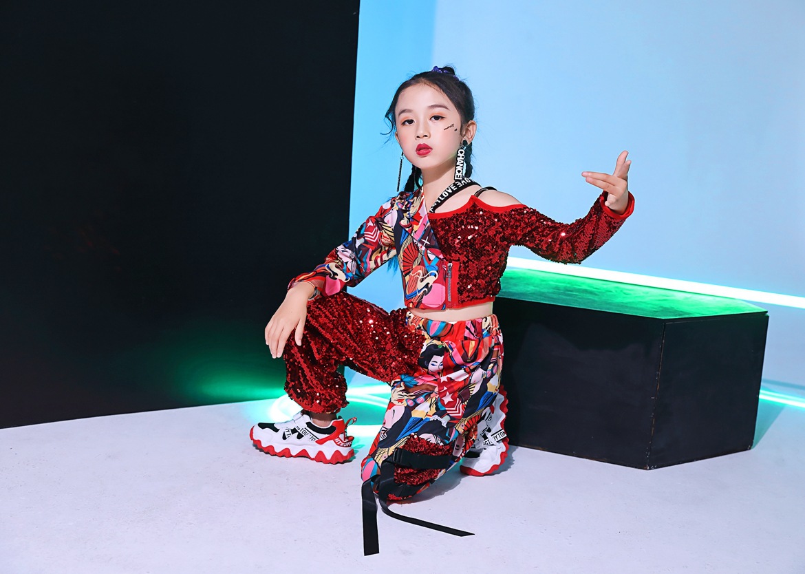 儿童街舞女童潮服爵士舞嘻哈模特时装服装女孩走秀演出套装国潮女