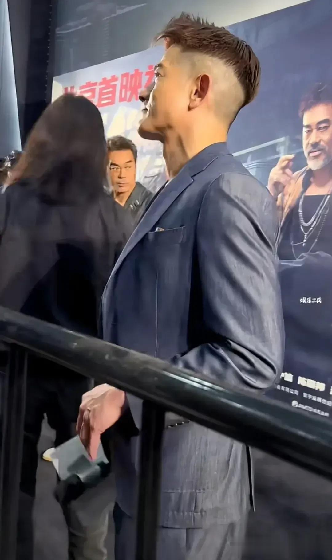 郭富城发型好年轻,一点都不像中老年人,四大天王也只有郭富城保养得最