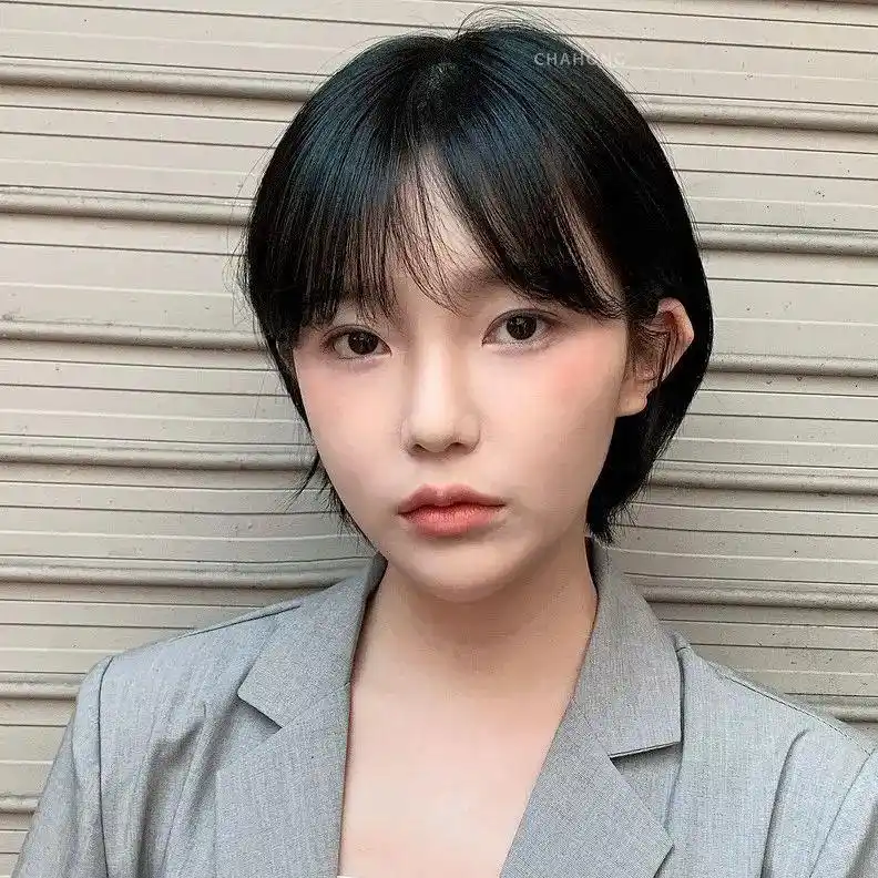 看上去很干练的女生短发发型