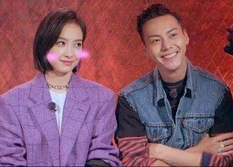 起因是陈伟霆当天在微博中写道:"谢谢你有你,我用一生去遇见你.