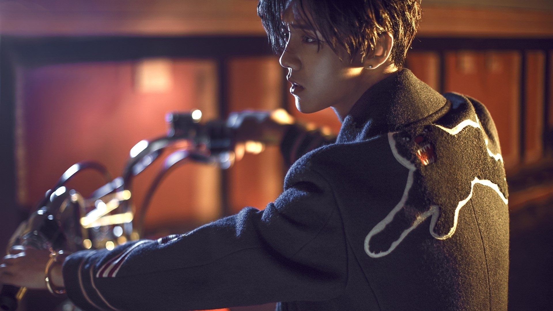 鹿晗明星酷炫机车明星风尚壁纸