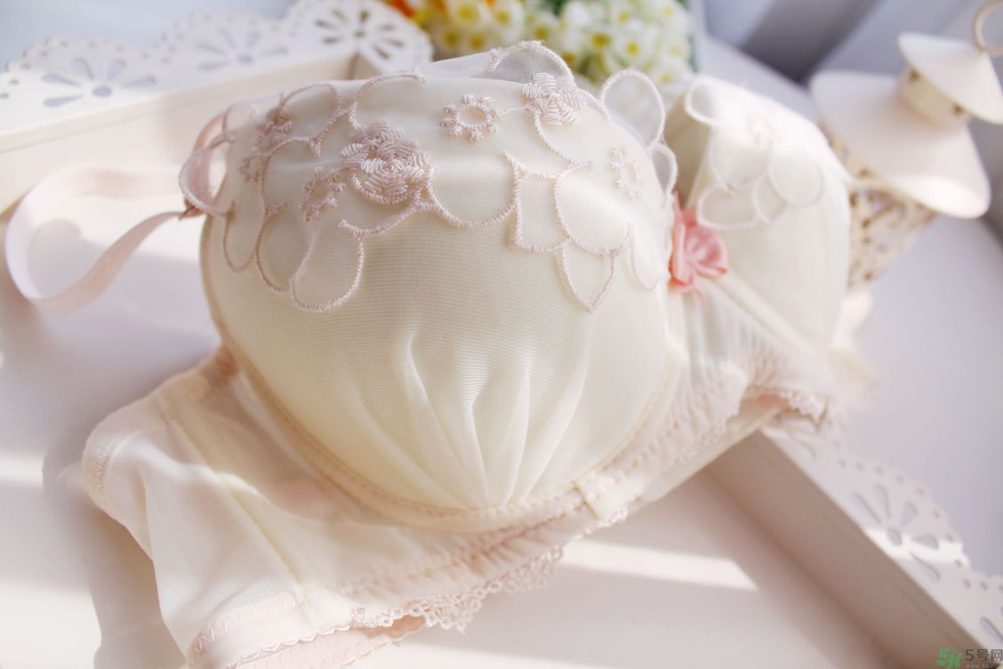 什么内衣聚拢效果好?什么内衣穿着舒服?