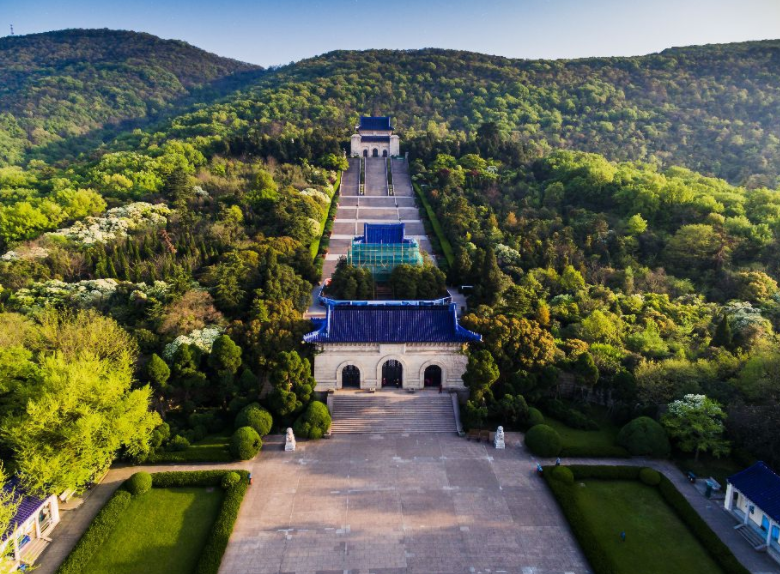 航拍南京中山陵 高空俯瞰如"自由钟"