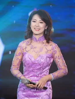 中国内地资料影视作品0陈佳,出生于北京,毕业于对外经济贸易大学,歌手