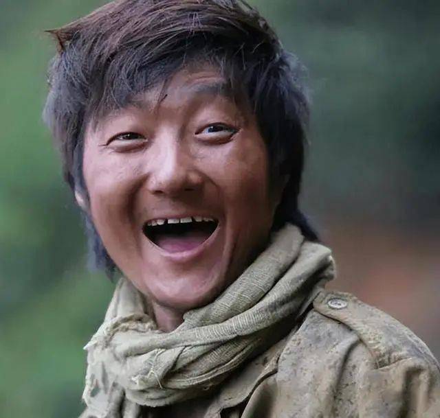 46岁王大治,看廉价房,住二手屋,酒吧当歌手,终于遭报应!