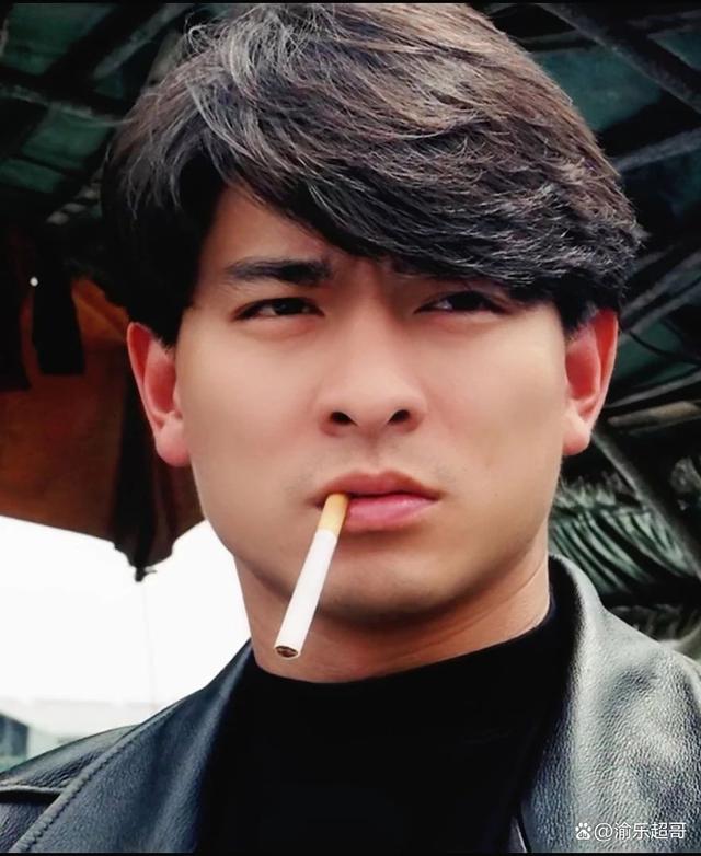 90年代,所有人都承认刘德华演戏很好,但认为他唱歌很烂.