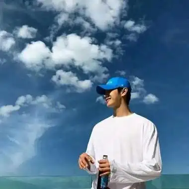 qq男生头像阳光小清新