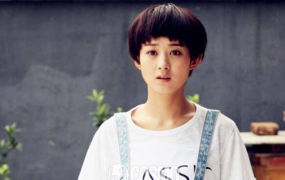 赵丽颖晒新短发造型,露逆天铅笔腿,网友却说像淘宝买家秀_长发_长度