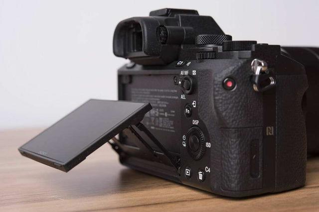 佳能5d3对比索尼a7m3索尼a7m2和佳能5d3哪个好