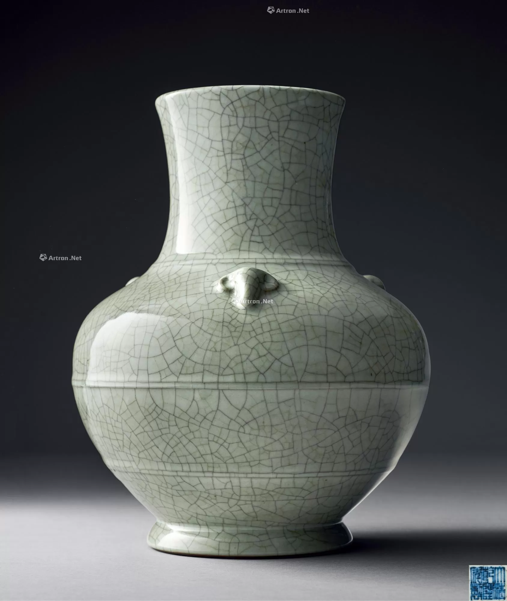 清乾隆 仿哥釉三羊尊