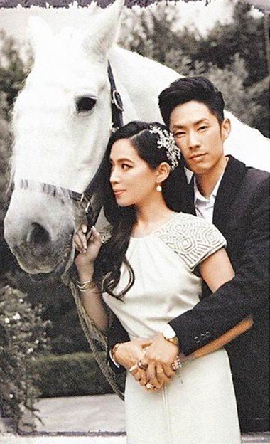 吴建豪晒浪漫婚礼现场照 守贞4年急造人