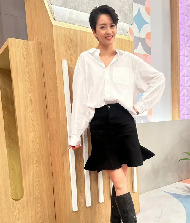 原创梁咏琪一家三口幸福庆生9岁混血女儿长变样龅牙太影响颜值