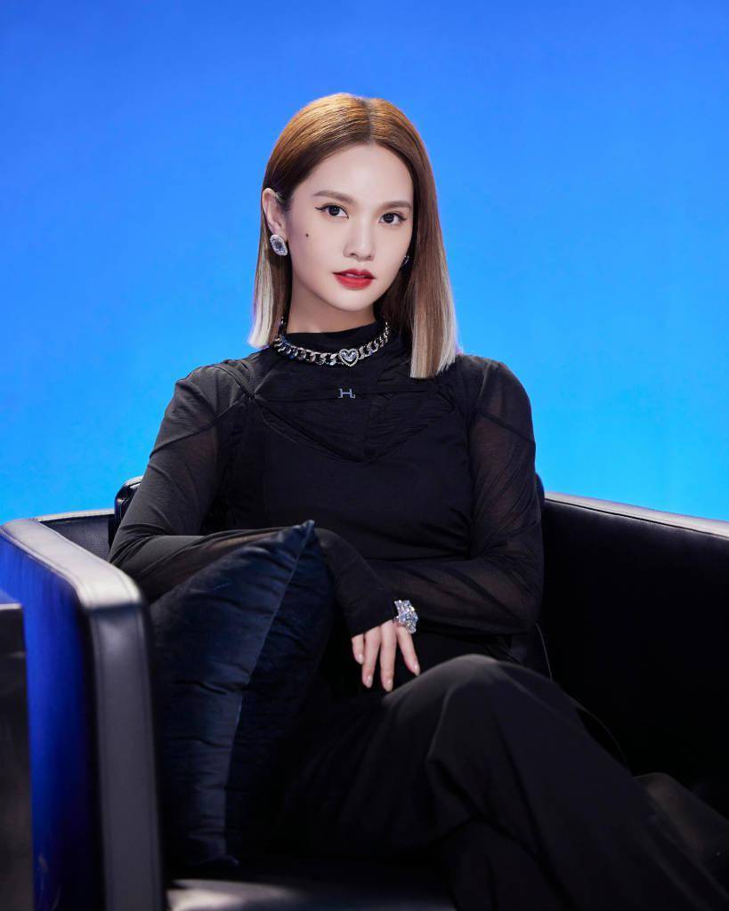 《沸腾校园》一刀切短发造型写真 秀性感小蛮腰笑容治愈_杨丞琳_短发