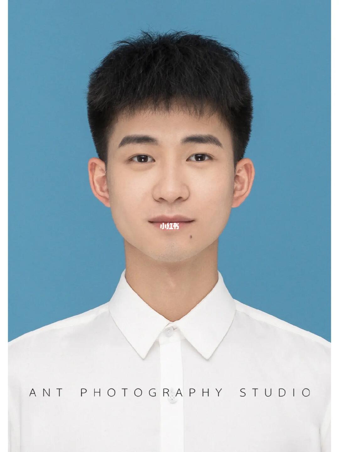 男生白衬衫证件照毕业照