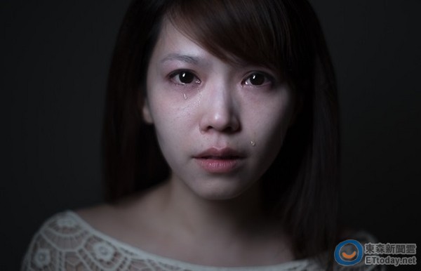 哭泣女孩!大眼主播陈智菡心痛泪崩 边哭边卸妆