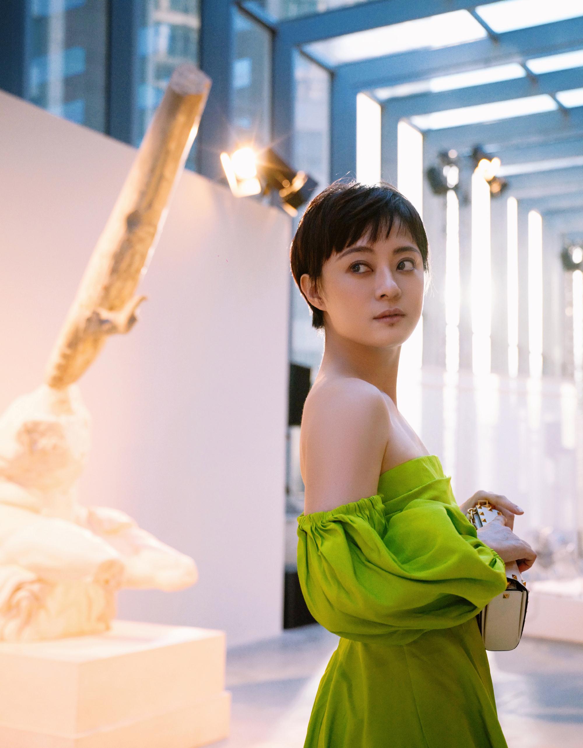 原创39岁孙俪状态不错当妈的人身材不逊少女白皙的牛奶肌真晃眼