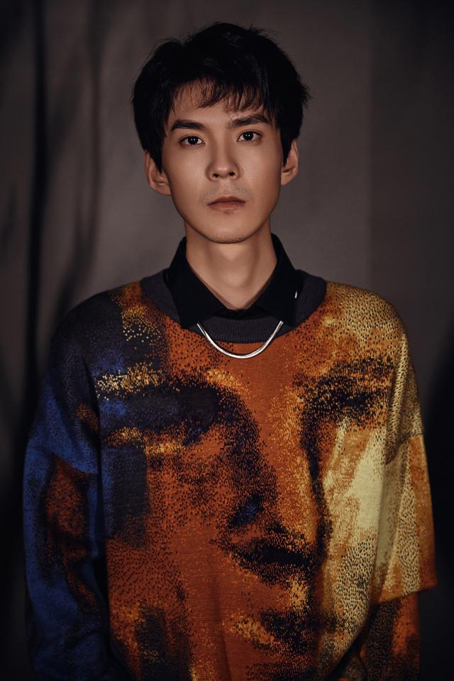 与盘尼西林乐队主唱张哲轩的恋情到40岁荣耀加身的黑豹乐队主唱张淇