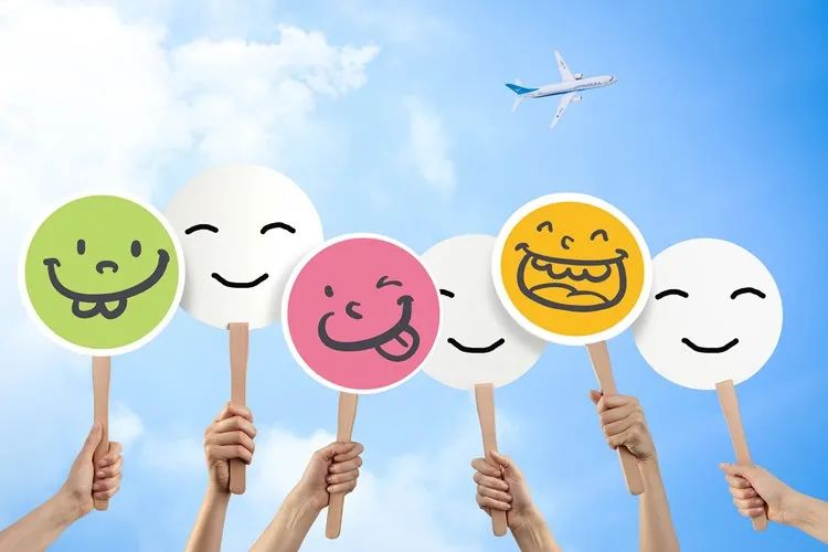 微笑是一种力量用微笑传递和治友德正能量