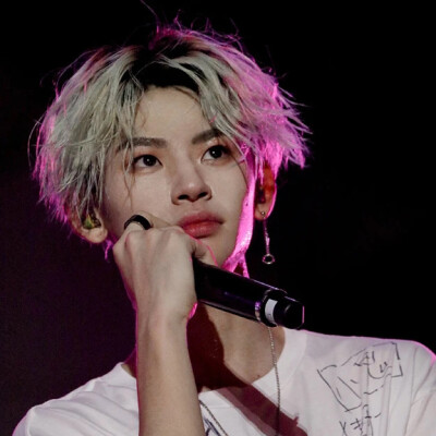 小鬼王琳凯手头像