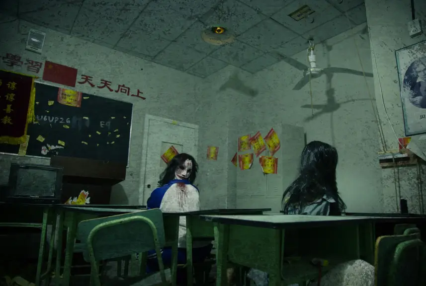 长藤鬼校现已登陆校长就爱拿着1000张免票兴风作浪