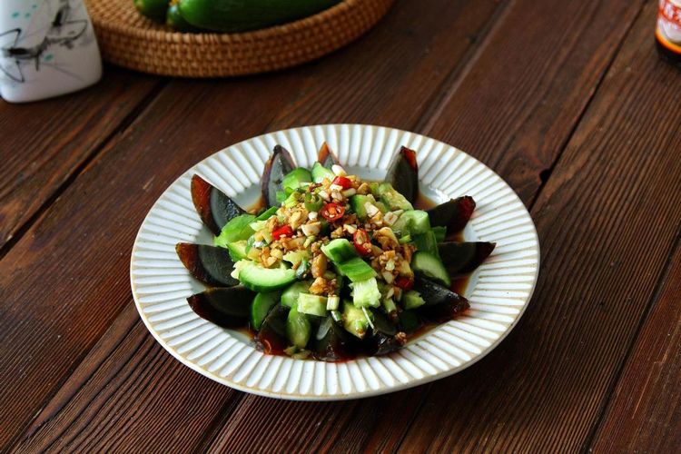 春天开胃爽口小菜,5分钟就能搞定的松花蛋拌黄瓜,简单好做|皮蛋|松花