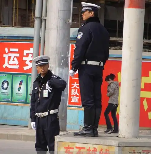 交警爱穿大马靴