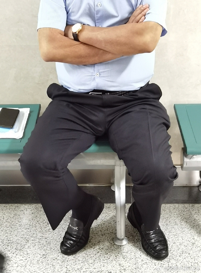 皮鞋##大叔正装男##皮鞋黑袜正装大叔