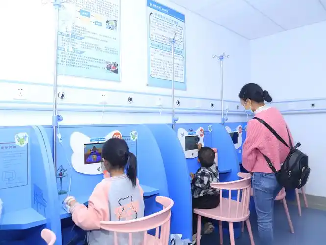 活动当天,云南省第一人民医院儿科专家团队联合曲靖市二院儿科团队