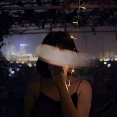 微信伤感的女生头像带着绝望