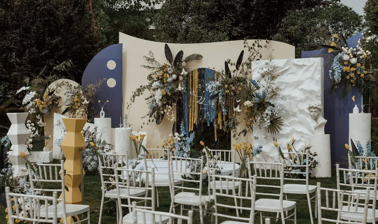 新款户外草坪小清新简约婚庆婚礼策划现场布置效果图案例非设计稿