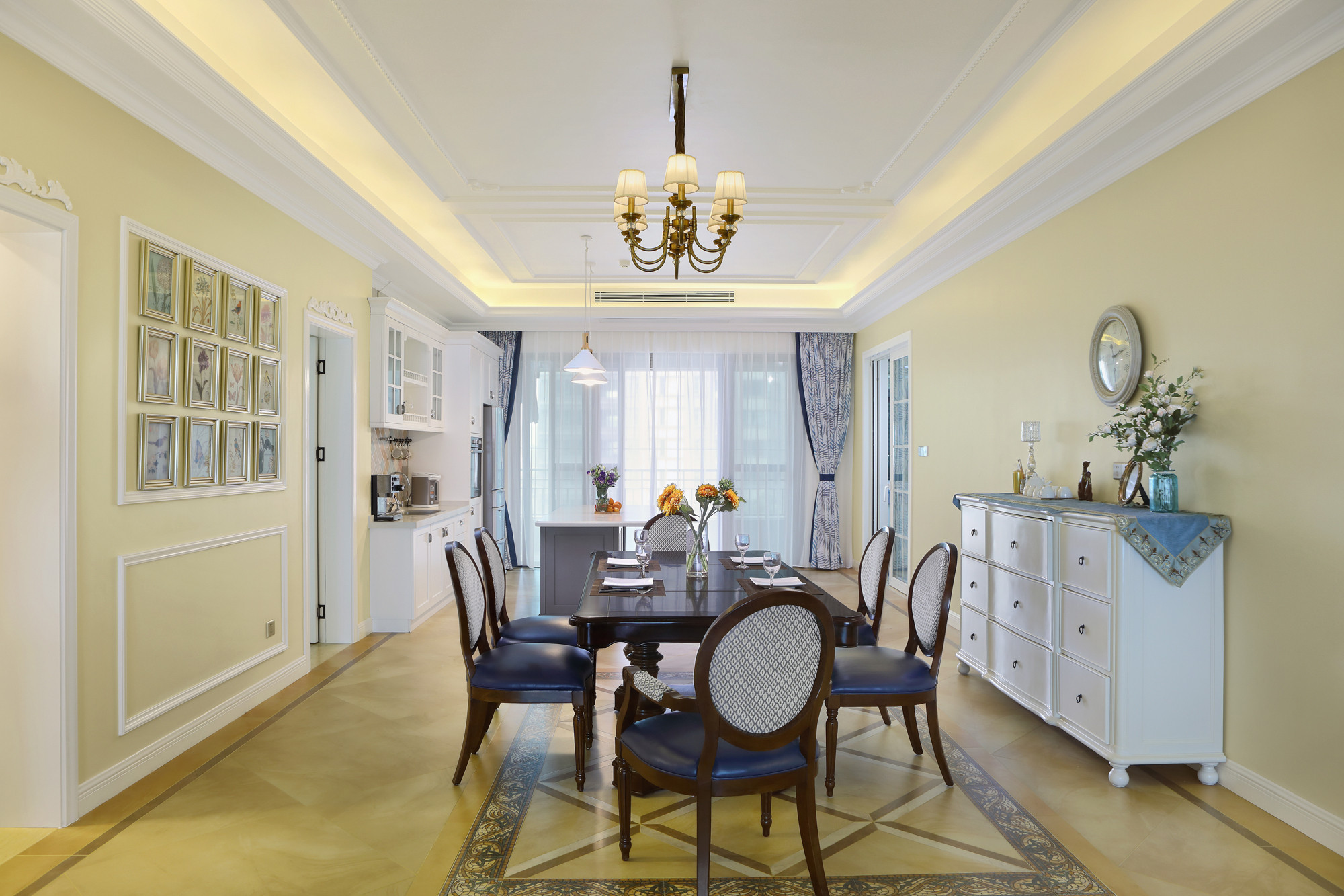 吊灯 餐桌 餐边柜 大户型轻奢美式装修餐厅效果图 大户型餐厅美式效果