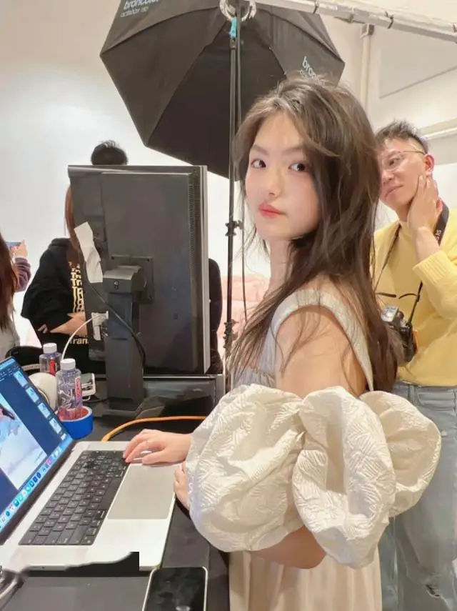 陈冠希居然把女儿养的这么diao