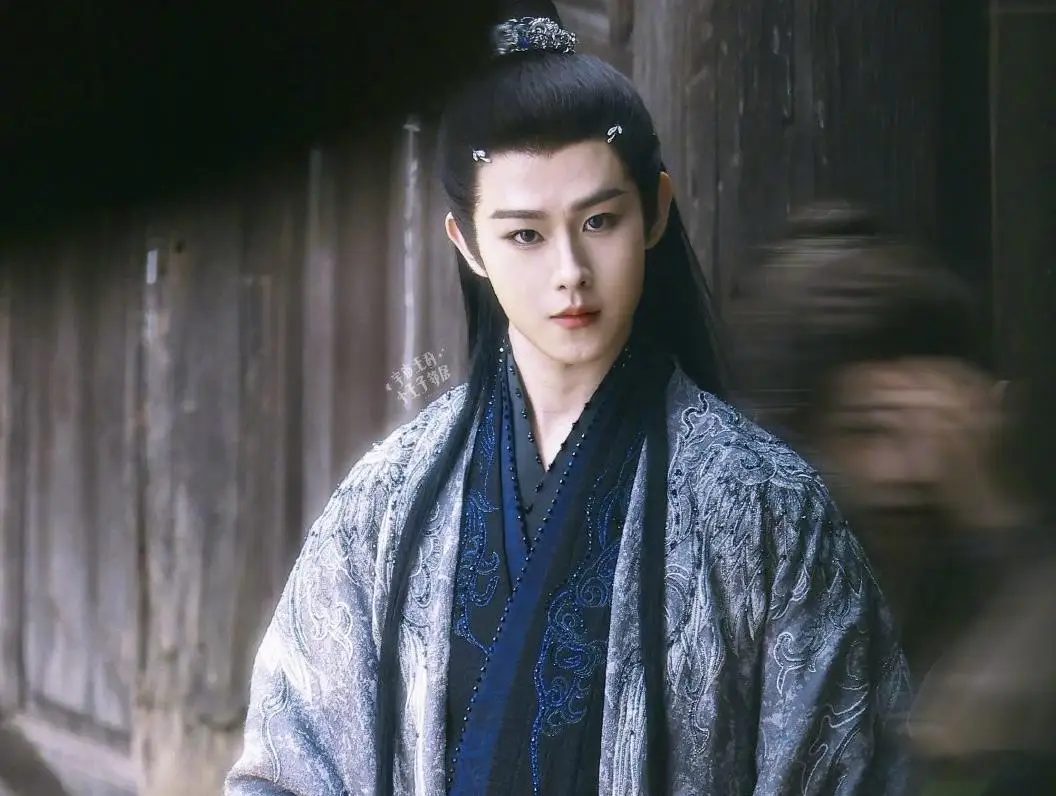 杨过同款挂耳染白发,古天乐,陈晓,田嘉瑞对比,差异一目了然_造型_云之