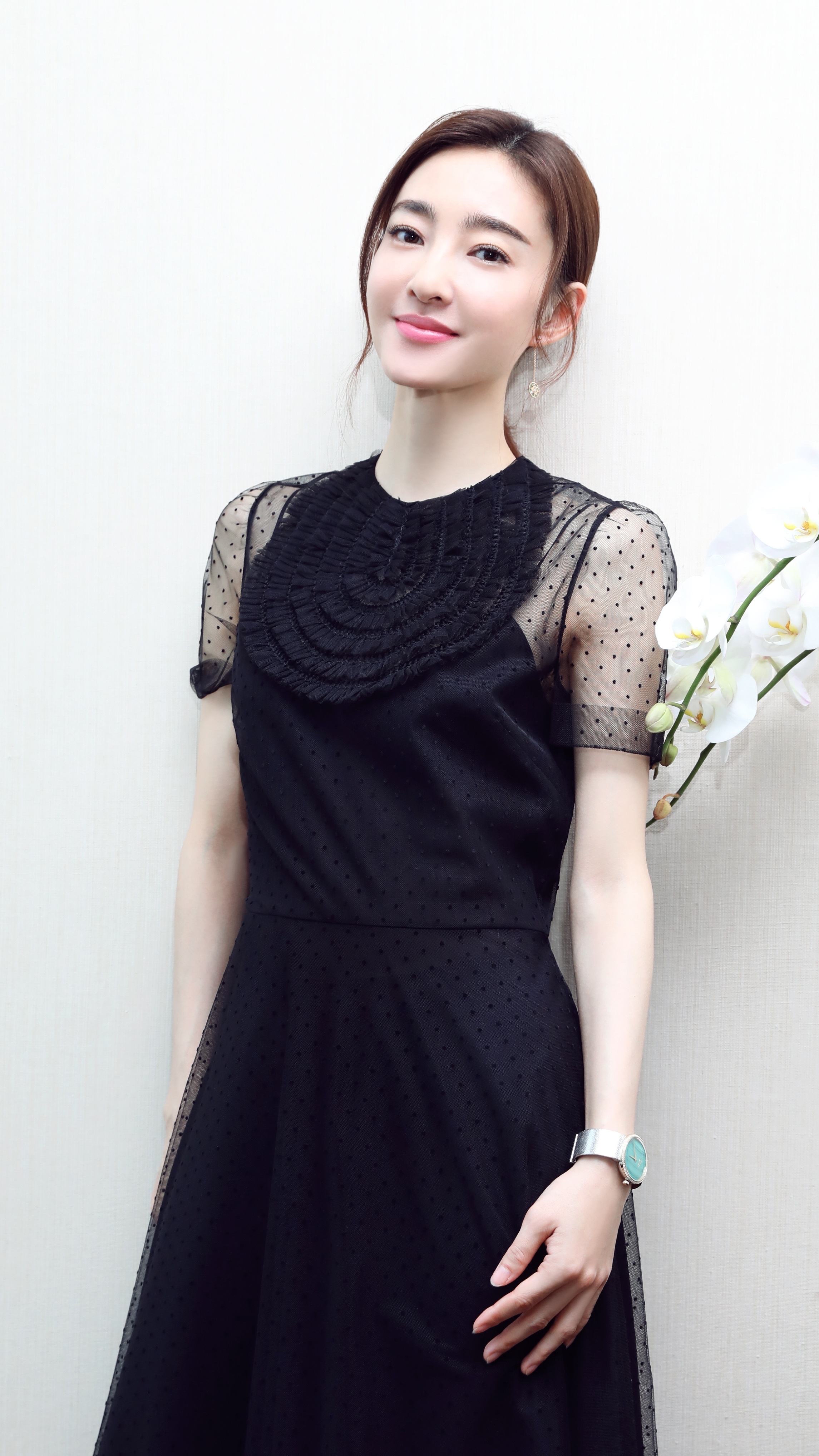 王丽坤写真美图:花容月貌,气质动人