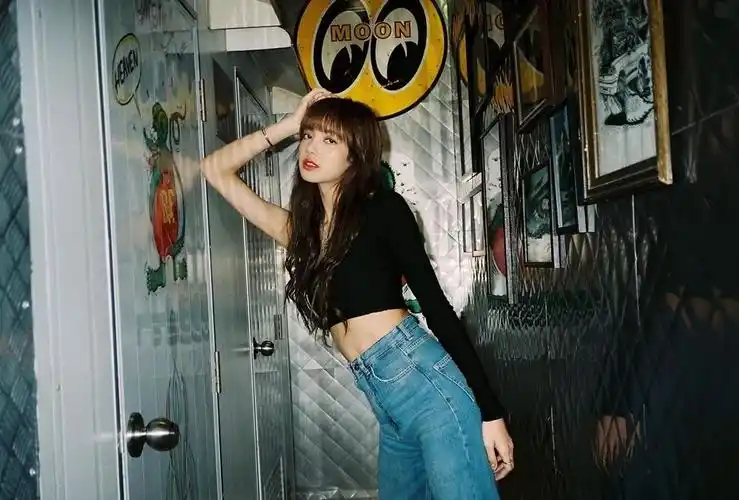 套图lisa头像壁纸背景图