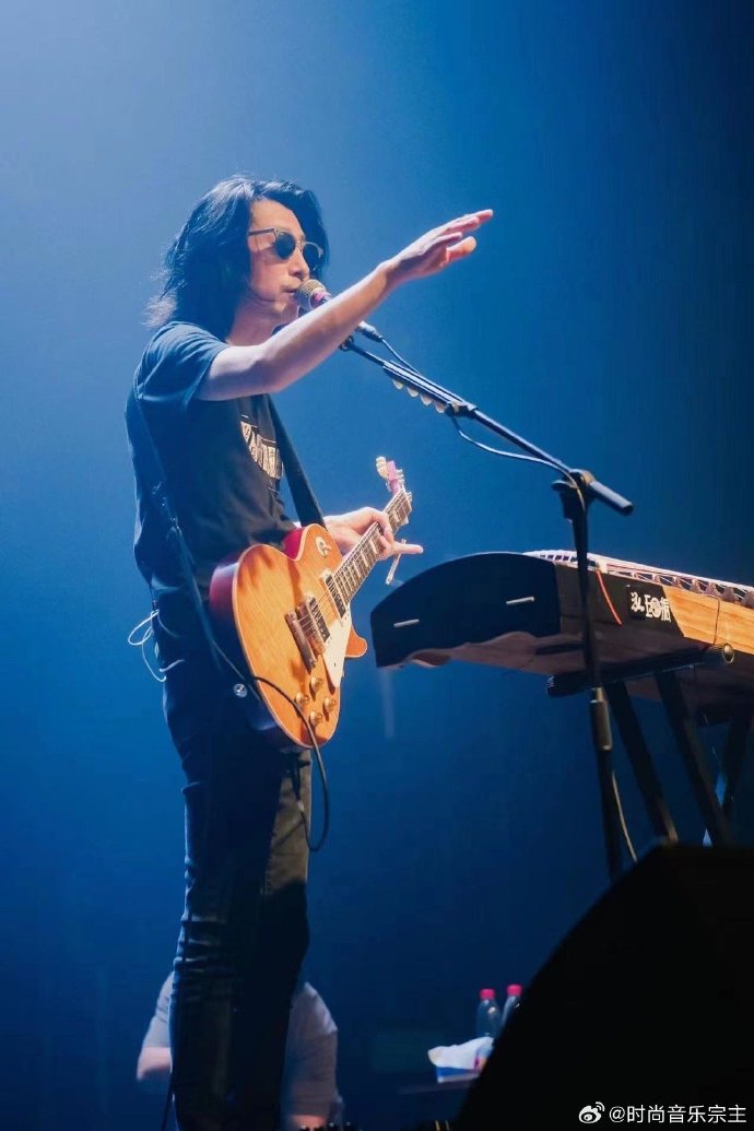 谢天笑演唱会福利霹雳舞