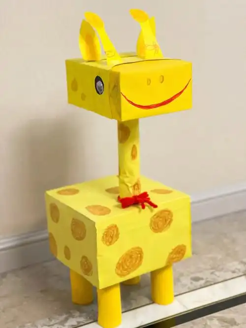 利用废旧材料做动物长颈鹿00