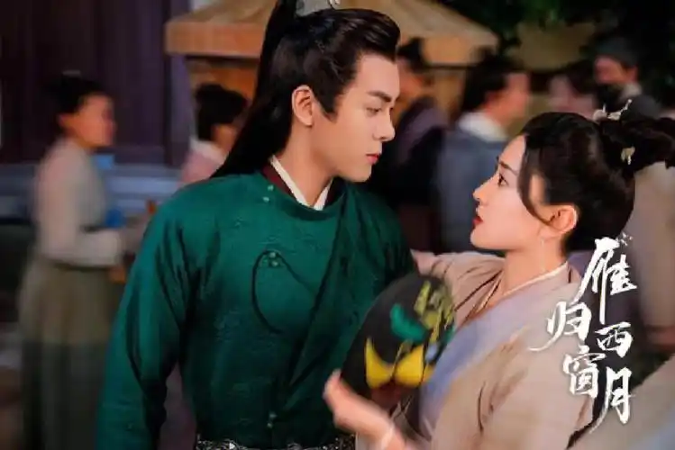 孙恺凯[举手r]古装爱情剧[拔草r] 该剧讲述了平凡女子谢小满阴差阳错