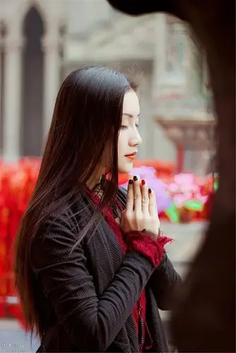 美女组图——叩佛问禅