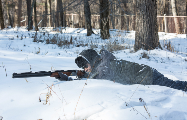 吉林的张越是优秀猎户的后代,因家庭环境的影响,他成为了爱好打猎的人
