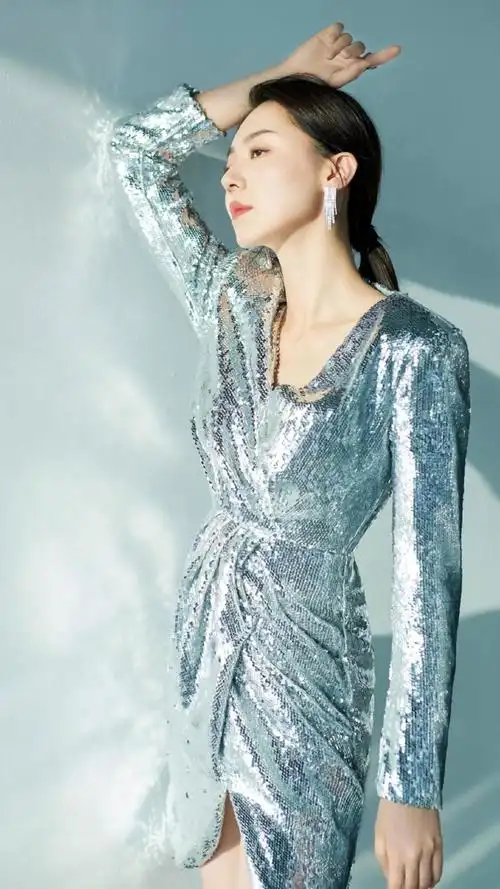 黄梦莹性感亮片短裙魅惑写真