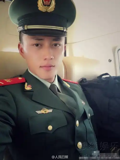 军人的阳刚之气!发现一枚帅过宋仲基的男人