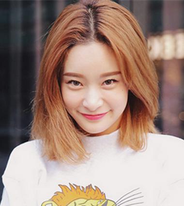 方脸女生中分齐肩中短发发型