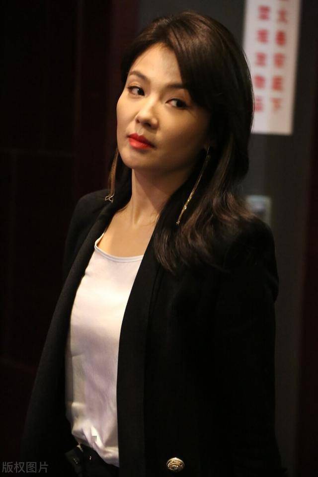 刘涛近照,衣着朴素,满脸憔悴