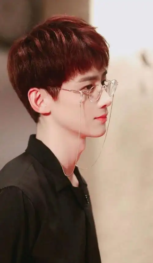 "泪痣男神"白敬亭,没什么可以影响你的帅.