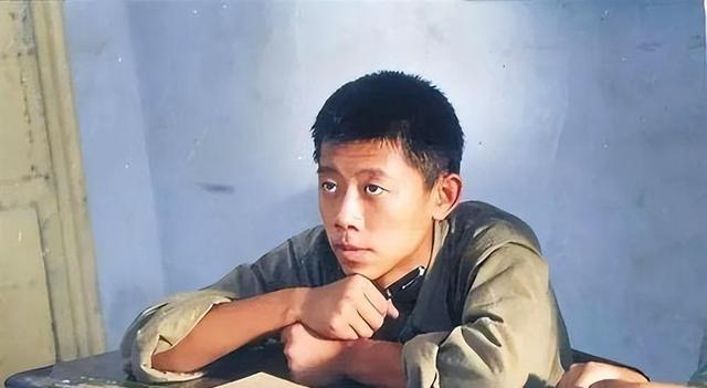 夏雨作为最年轻的影帝,不仅名声大噪,而且名利双收.