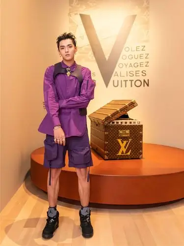 男明星出席lv活动,造型风格大不同,你更喜欢谁的搭配?