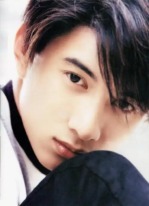 吴奇隆年轻的图片(吴奇隆最经典的一张照片)